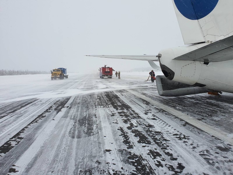 По факту аварийной посадки самолета в аэропорту Усинска возбуждено уголовное дело