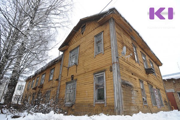 Суд отказал в принудительном выселении ухтинской семьи из аварийного дома
