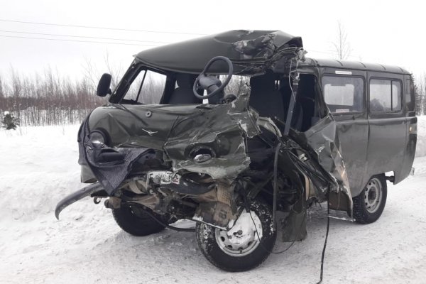 Под Усинском в столкновении с КамАЗом пострадали водитель и пассажир 