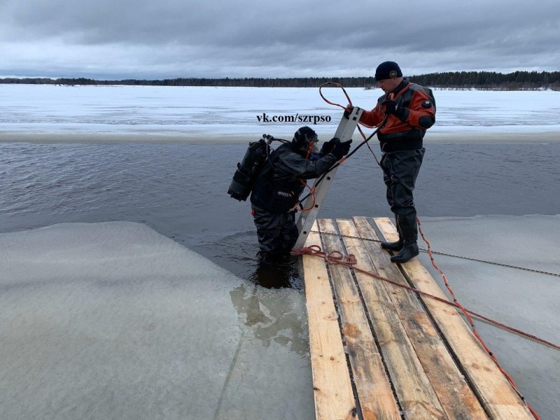 В поисках пропавших на реке Вычегда охотников спасателям помогают местные жители