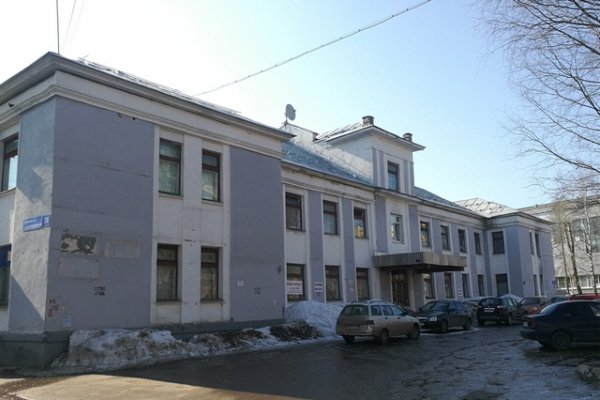 Фасад офисного здания в центре столицы Коми очищен от вывесок