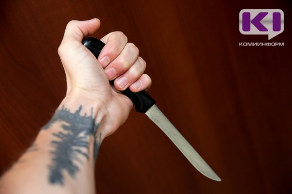 В Микуне бездействие полицейского вынудило подростка взять нож, чтобы защитить мать от пьяного мужа