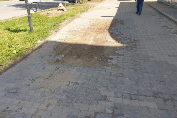 В Сыктывкаре отремонтируют тротуар в районе железнодорожного вокзала
