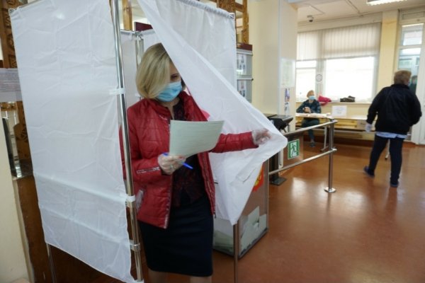 Мэр Сыктывкара приняла участие в голосовании по поправкам к Конституции