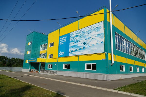 Владимир Уйба посетил спортивную школу по плаванию 
