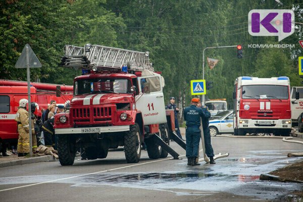 В Сыктывкаре звено газодымозащиты спасло двух человек на пожаре