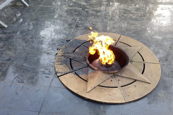 По факту сожжения венков на вечном огне в Печоре организована доследственная проверка