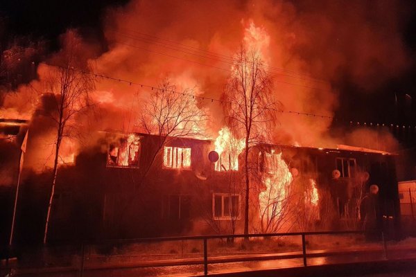 В Усинске из горящего дома эвакуировались 40 жильцов  