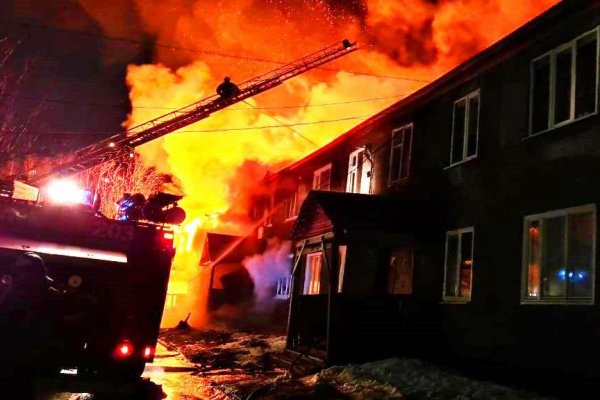 Пожар в Усинске в деревянном доме полностью ликвидировали сегодня утром