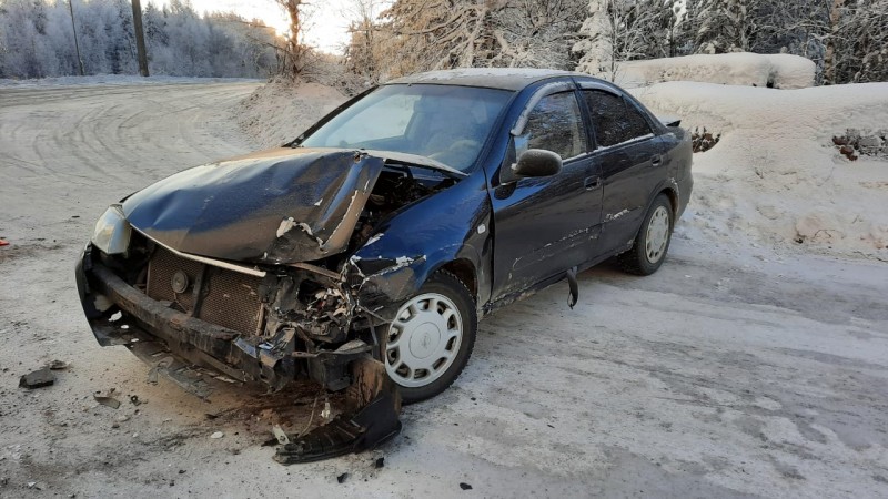 В Сосногорске грузовик ГАЗ протаранил иномарку