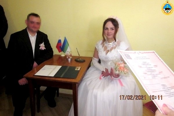 В Коми зарегистрирован первый в этом году брак осужденной со своим возлюбленным