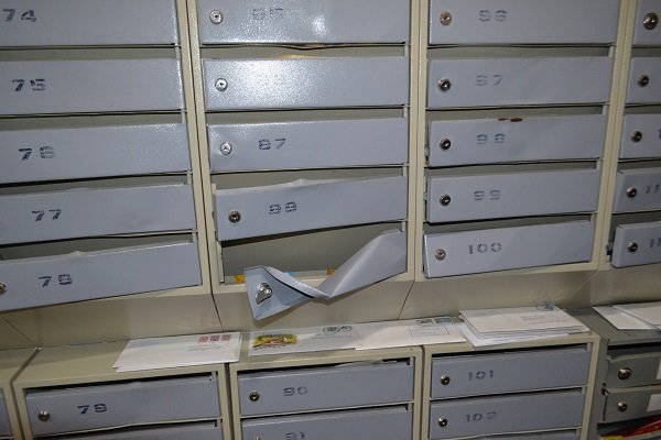 В Сыктывкаре студент повредил 22 почтовых ящика