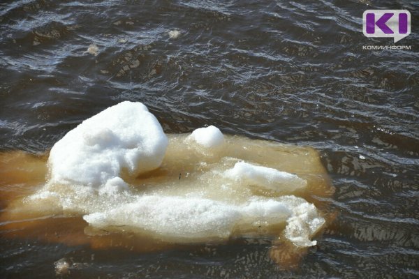 На реке Вычегда начался ледоход