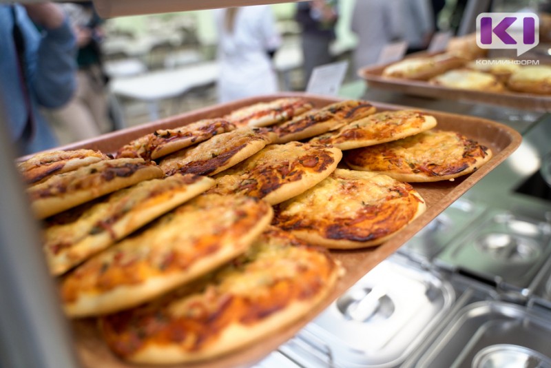 В Сыктывкаре продолжается анкетирование по качеству блюд в школах