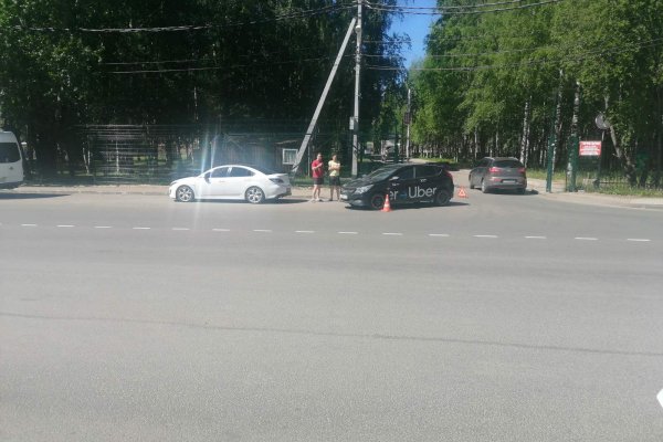В Сыктывкаре велосипедист попал под колеса такси
