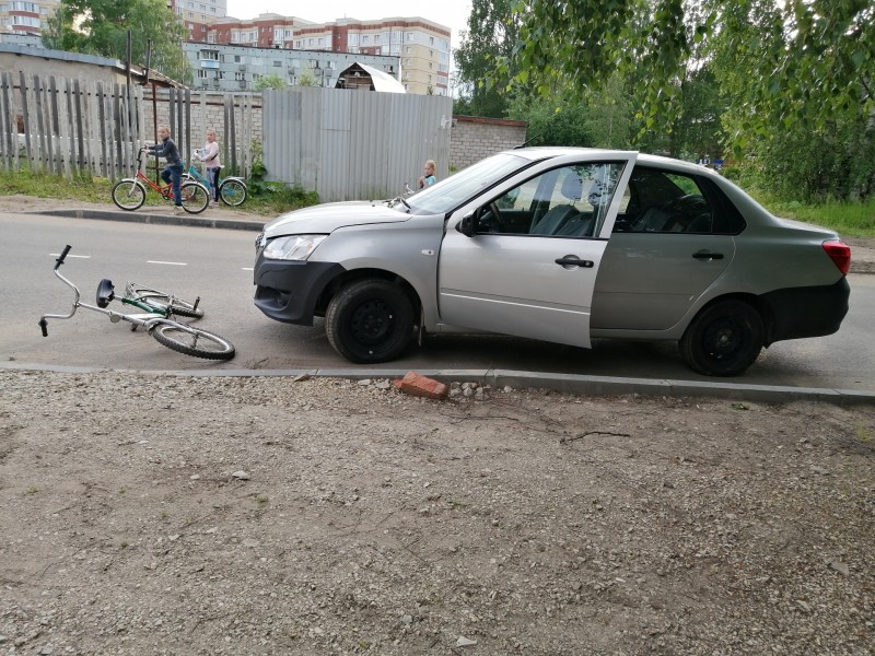 В Сыктывкаре 10-летний велосипедист попал под колеса Datsun on-DO