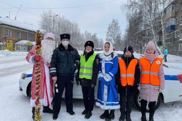 На дороги Сосногорска вышли Дед Мороз и Снегурочка