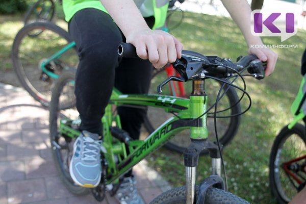 В Сыктывкаре в результате столкновения с автобусом пострадал 11-летний велосипедист