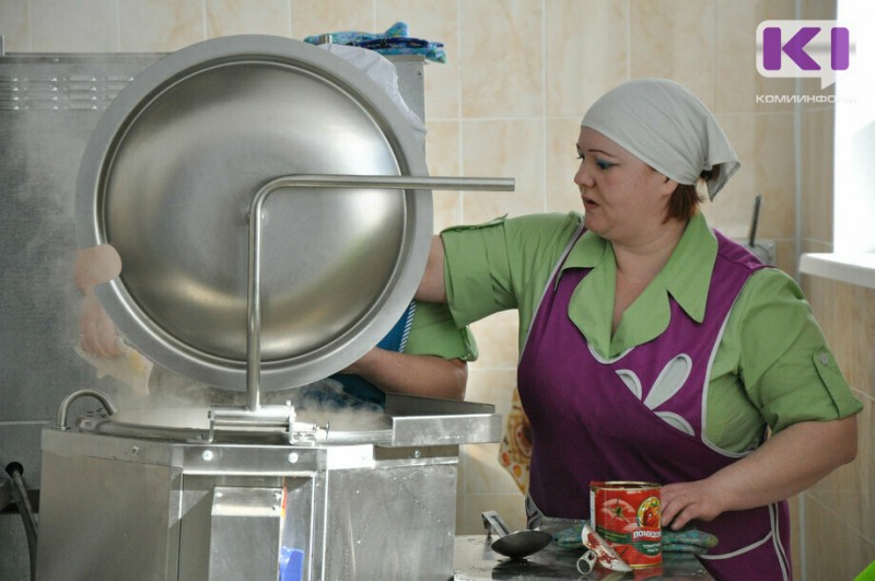"Давайте работать": столовая "Фортуна" из Объячево получила поддержку государства