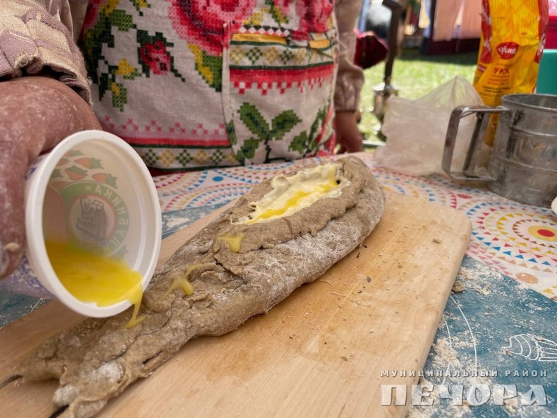 Печорское подворье угощало участников фестиваля "Шаньгафест" рыбными пирогами