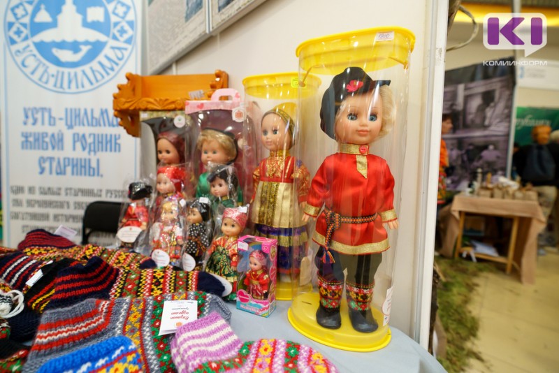 Усть-Цильма удивила посетителей "Достояния Севера" экологически чистым мороженым, куклами в традиционных нарядах и пижемской росписью