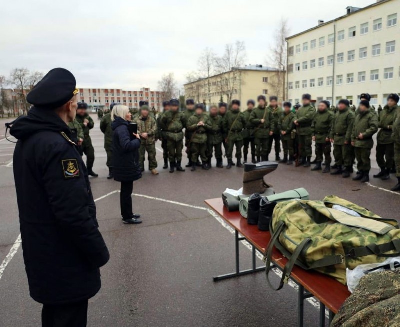 Военнослужащие из Коми в Каменке получили дополнительную экипировку