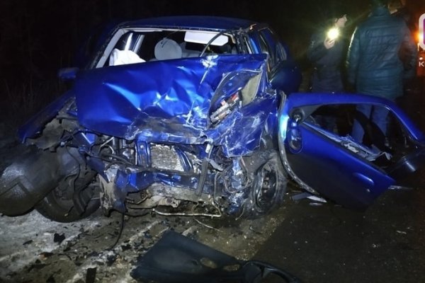 В Прилузье спасателям пришлось вырезать из автомобиля пострадавшего в лобовом столкновении 
