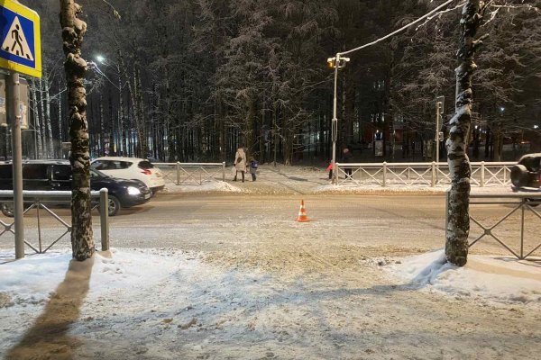 В Сыктывкаре водитель Renault сбила на переходе 13-летнюю девочку
