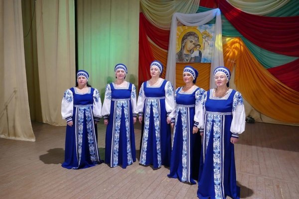 Народный хор из Сосногорского района приобрел костюмы на грант от нефтяников

