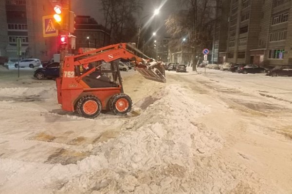 С улиц Сыктывкара за сутки вывезено 1400 кубометров снега

