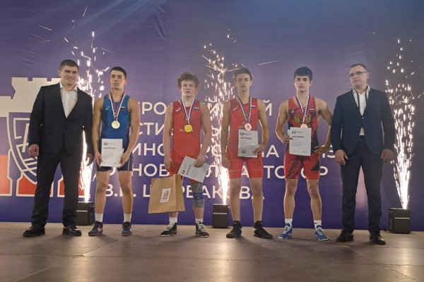 Сыктывкарец Матвей Ходаков завоевал золото на соревнованиях по вольной борьбе в Калининграде