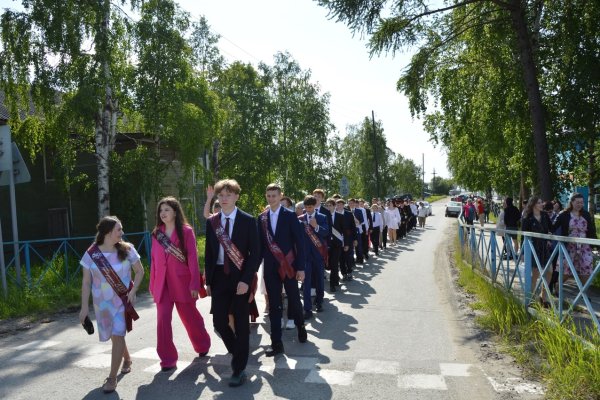 В Усть-Цильме впервые состоялся парад выпускников