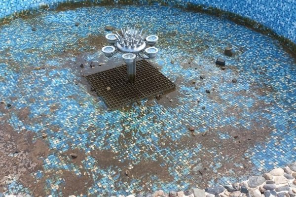 Жители Микуня вывели из строя новый фонтан в благоустроенной зоне отдыха