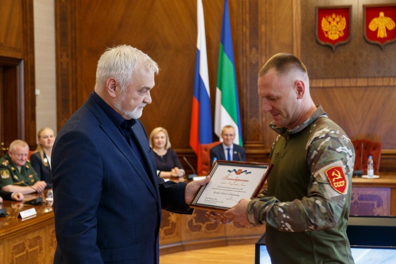 Владимир Уйба поблагодарил военнослужащих из Коми за героизм и мужество, проявленные в ходе СВО