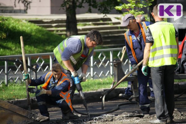 В Сыктывкаре предлагают ужесточить ответственность ресурсников за несоблюдение сроков ремонтных работ 