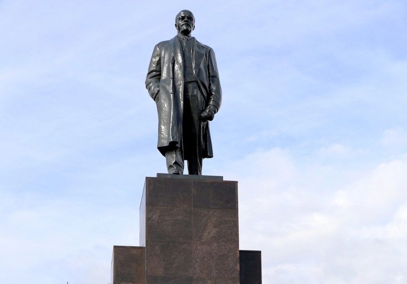 В Инте завершилась реставрация памятника Ленину


