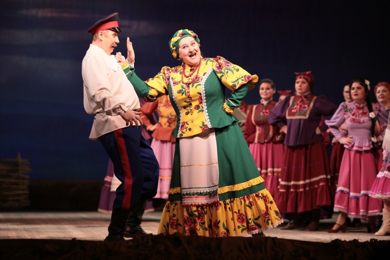 Артистка Антонина Белоброва сыграет бесстрашную и находчивую казачку Марфу в оперетте "Бабий бунт" 