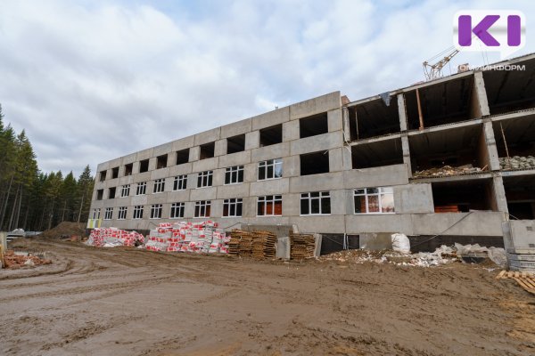 Из-за проблем с поставками стройматериалов срок сдачи школы в Сыктывкаре сдвигается на 2024 год