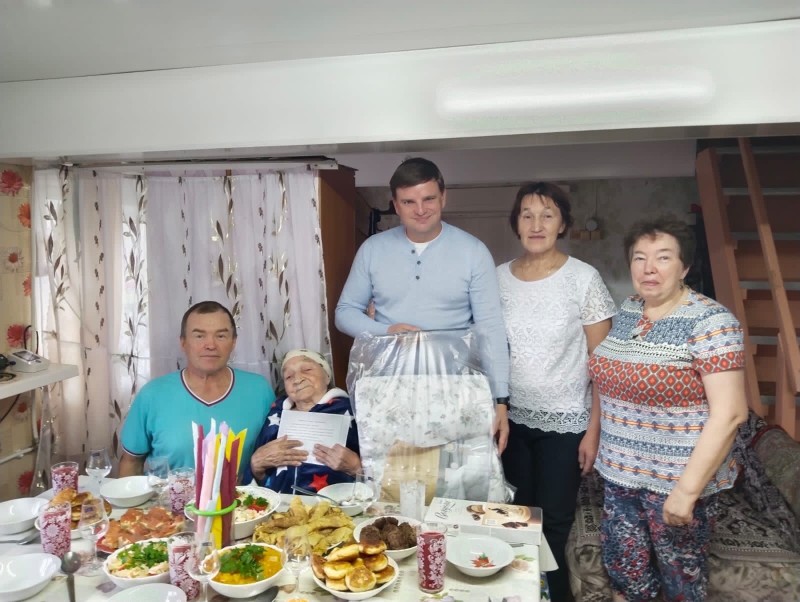 Путин поздравил жительницу Корткеросского района со столетием 
