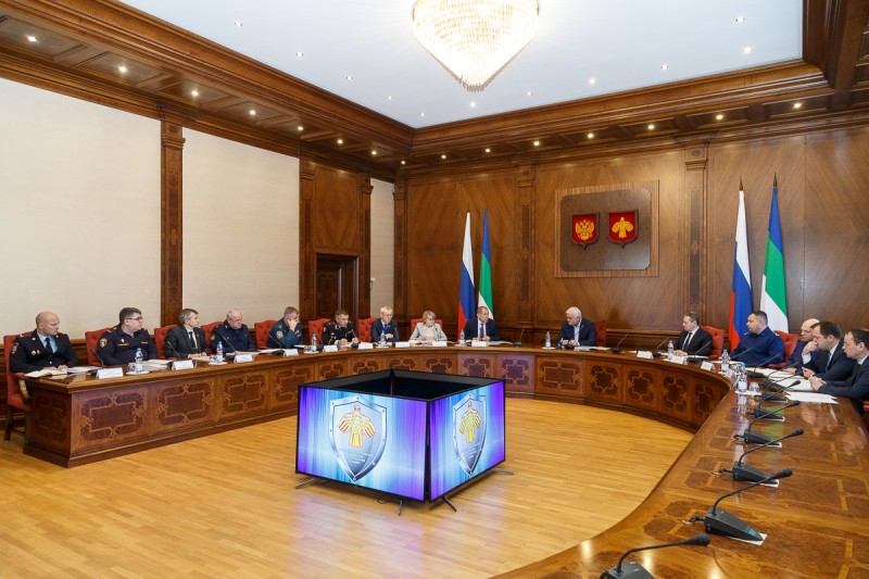 Владимир Уйба провёл внеочередное заседание Антитеррористической комиссии в Коми

