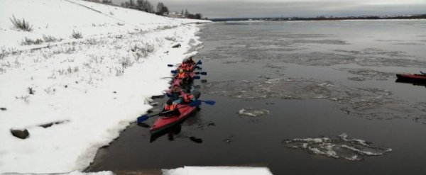 В Вологодской области на реке остановили туристов-нарушителей из Коми 