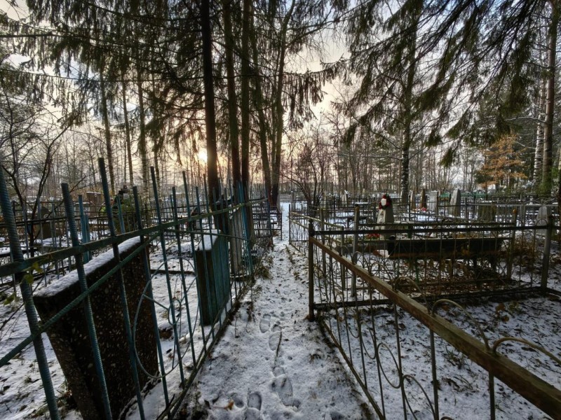 В Сыктывкаре вандал похищал имущество на городском кладбище