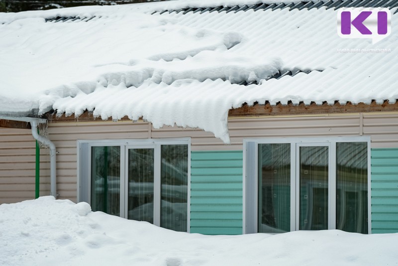 Администрация Ижемского района заплатит за повреждение автомобиля снегом, сошедшим с крыши дома 