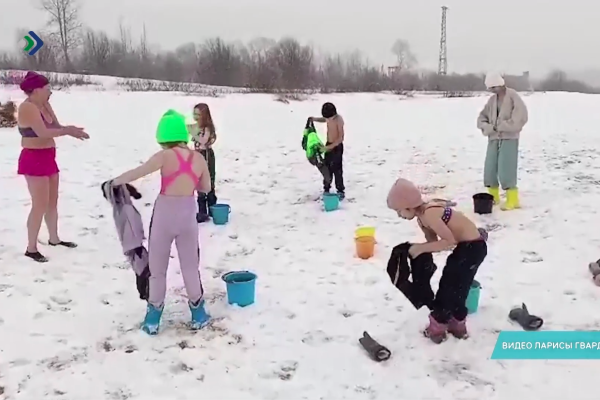 В Коми возродили старую традицию закаливания детей обливанием холодной водой