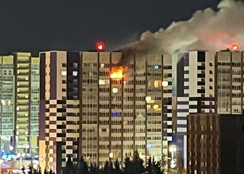 В Сыктывкаре пожарные спасли 13 человек  во время пожара в многоэтажке