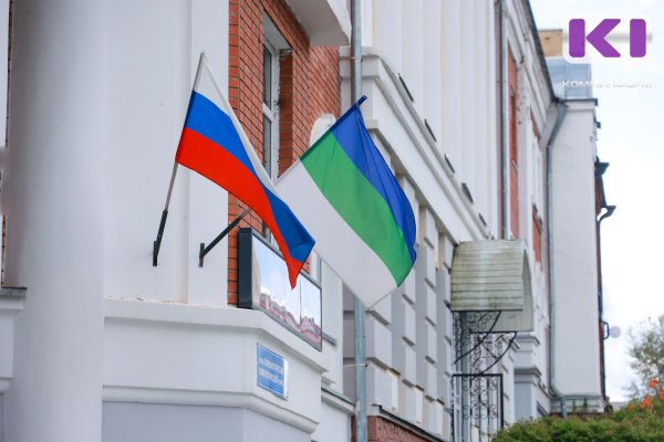 Детсады, колледжи и вузы разместят флаг России на зданиях