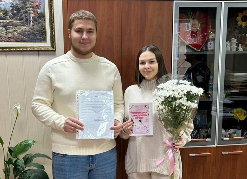 Молодая усинская семья получила право на региональный семейный капитал в 500 тысяч рублей