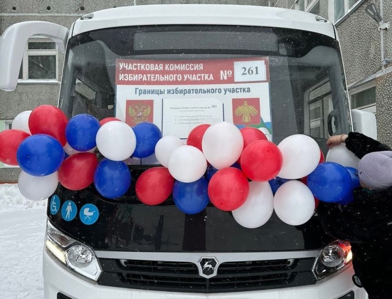 На избирательном участке в Усинске голосование перенесли из детского сада в автобус