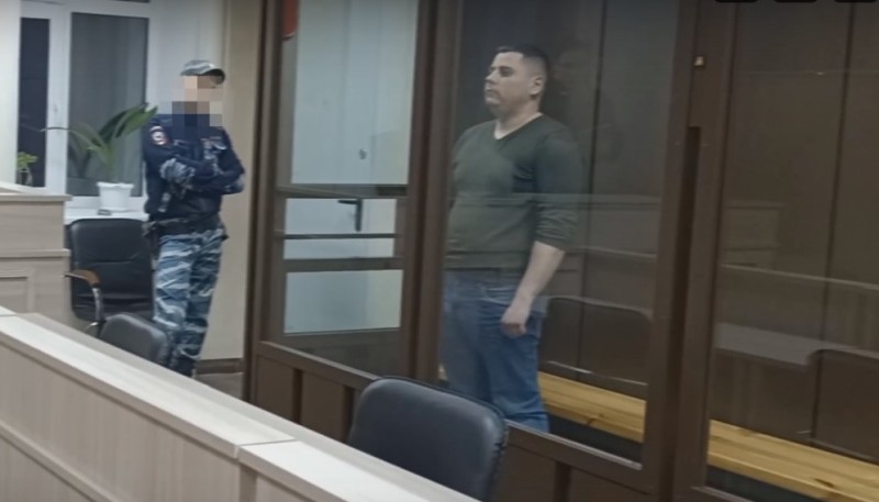 Подозреваемый в передаче информации наркоторговцам полицейский останется под стражей в Сыктывкаре