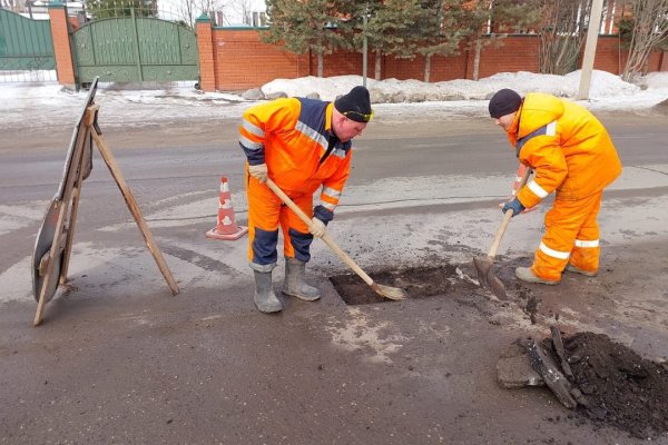 Мэр Сыктывкара призвал дорожников активнее латать проблемные участки уличной сети
